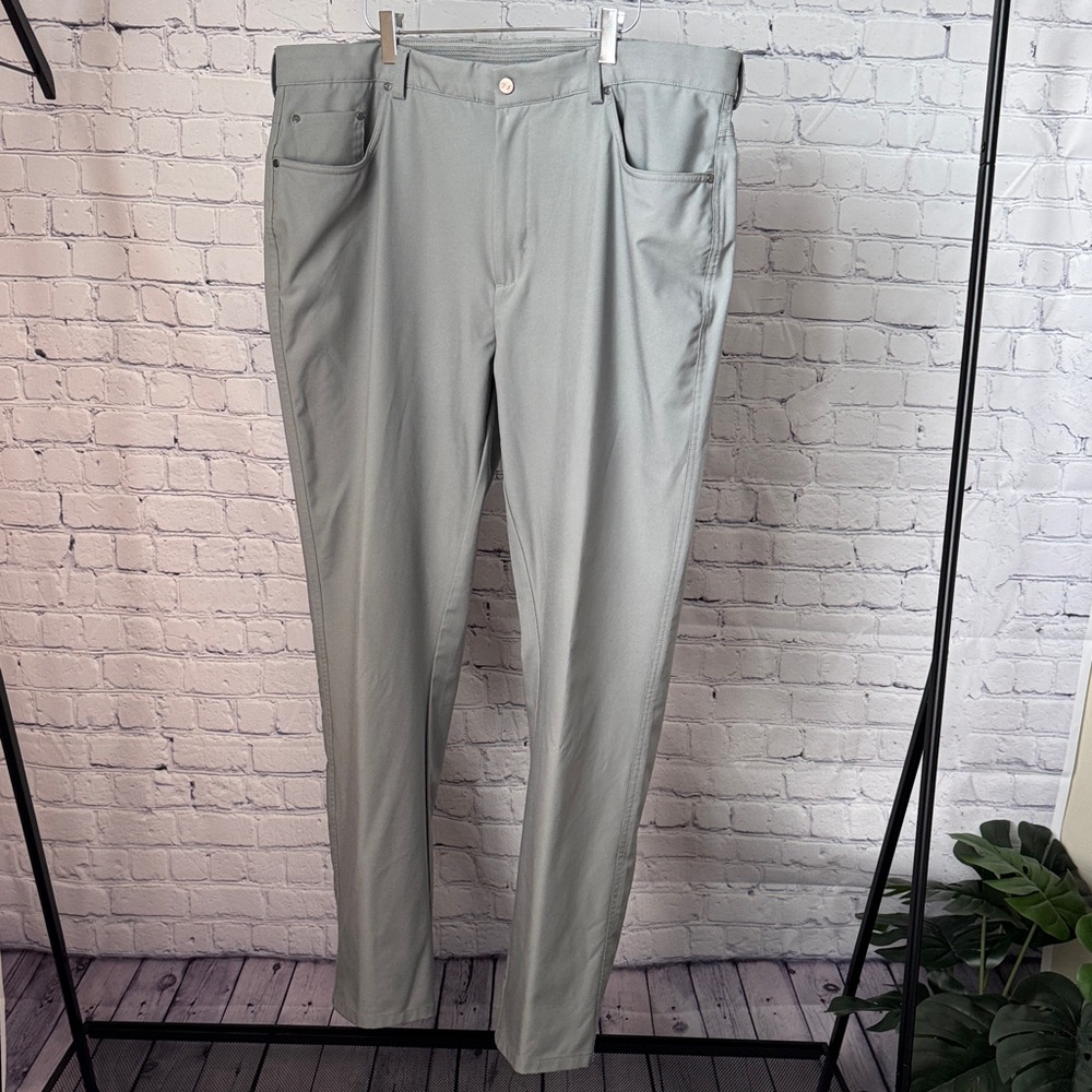 Men’s Greg Norman Light Gray Golf Pants
